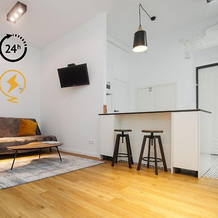 Well Located Cozy Place Лвив Екстериор снимка