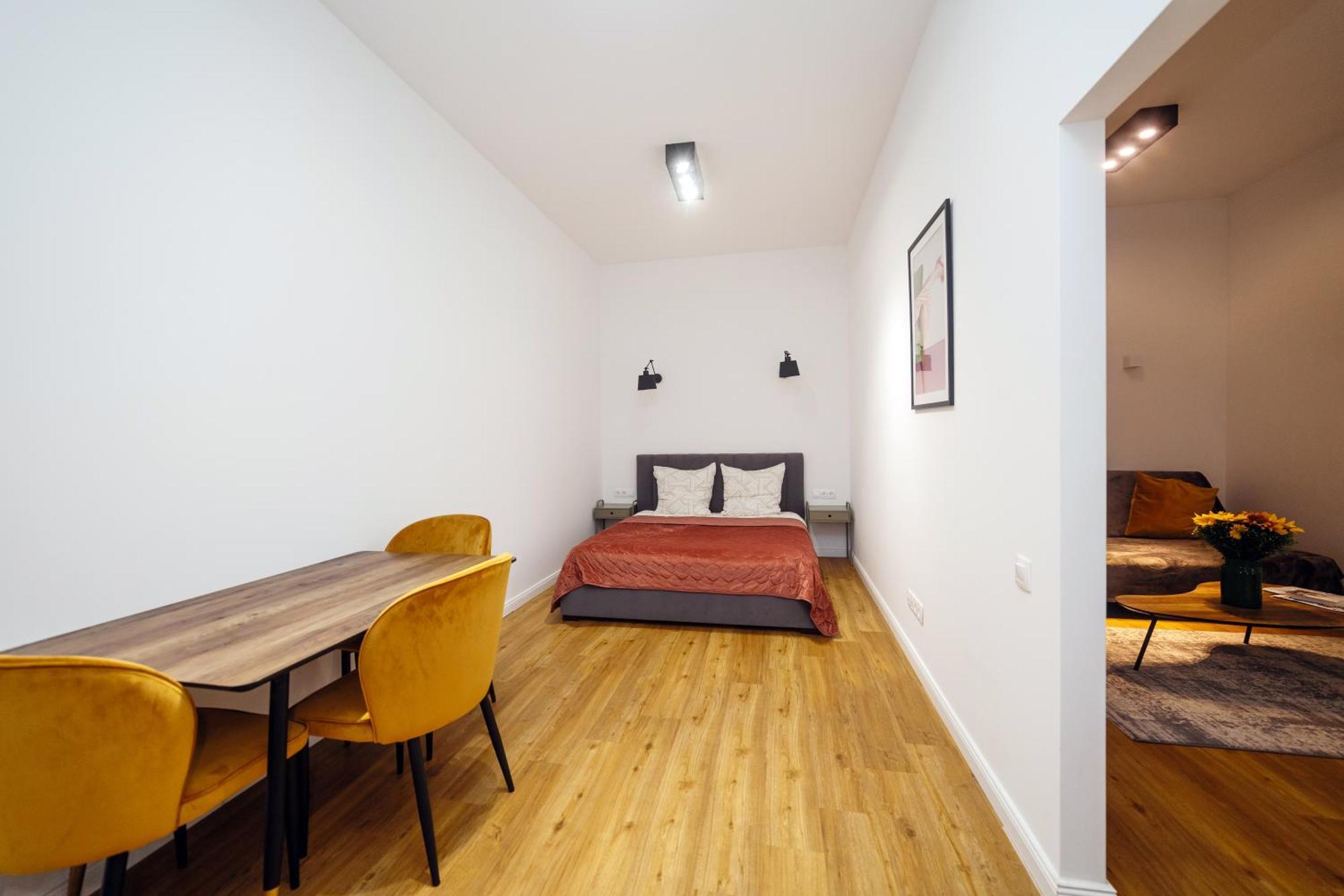 Well Located Cozy Place Лвив Екстериор снимка