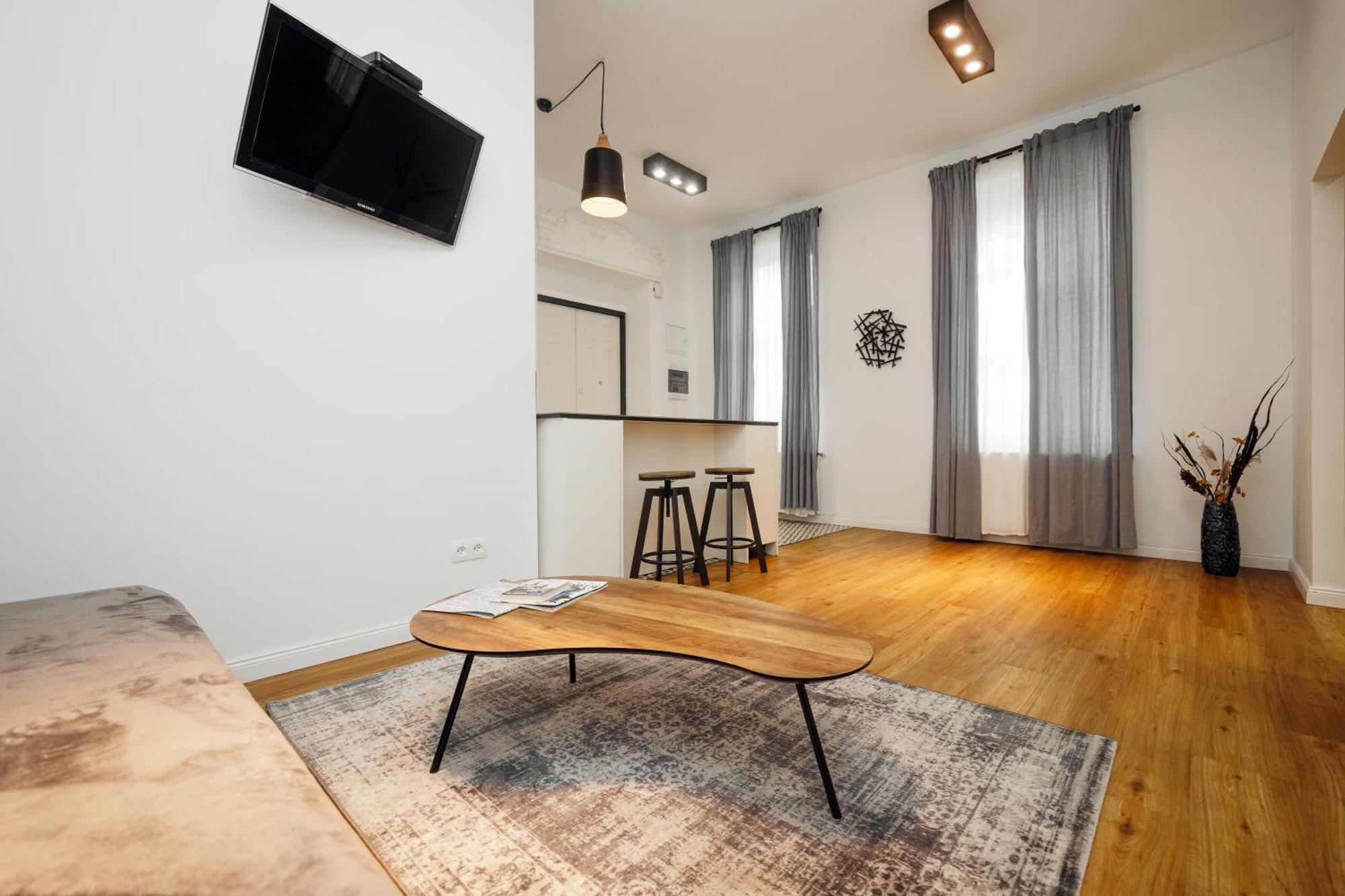 Well Located Cozy Place Лвив Екстериор снимка